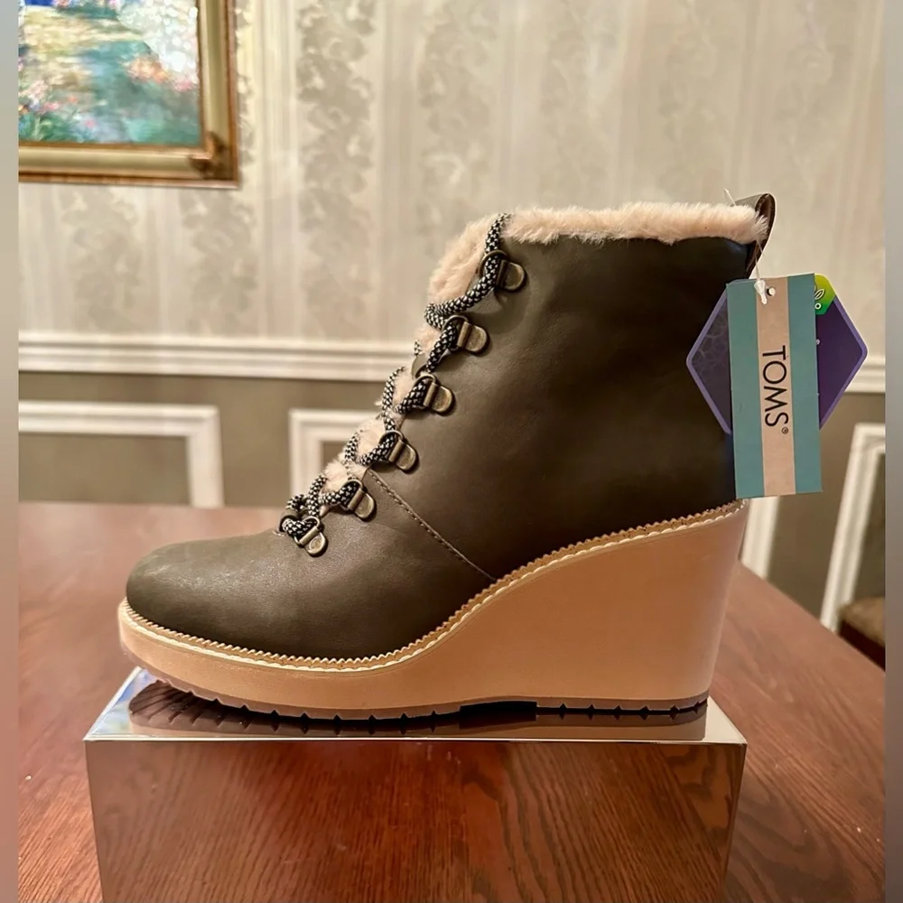 TOMS Melrose!❄️wedge bootie/Tarmac Olive Nubuck/water resistant🌧️/size-8 - Picture 4 of 15